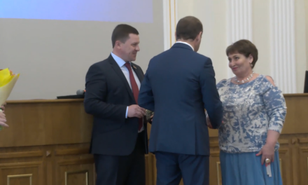 Директор фабрики «Арлион» взяла премию областного парламента